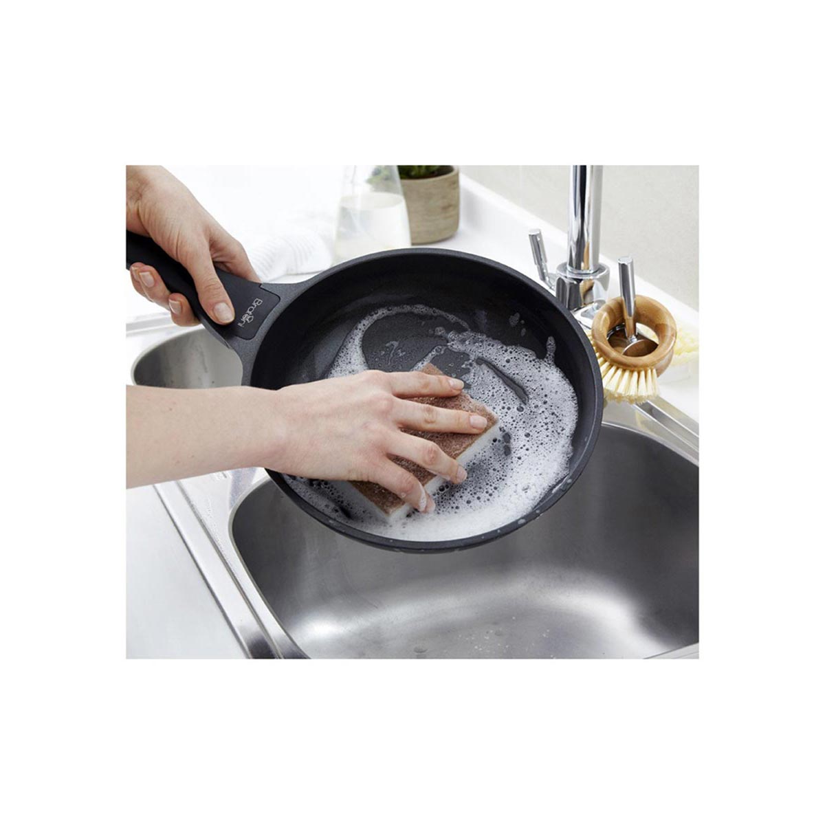 IN A NUTSHELL Walnut Scrubber Sponge - Thumbnail 3