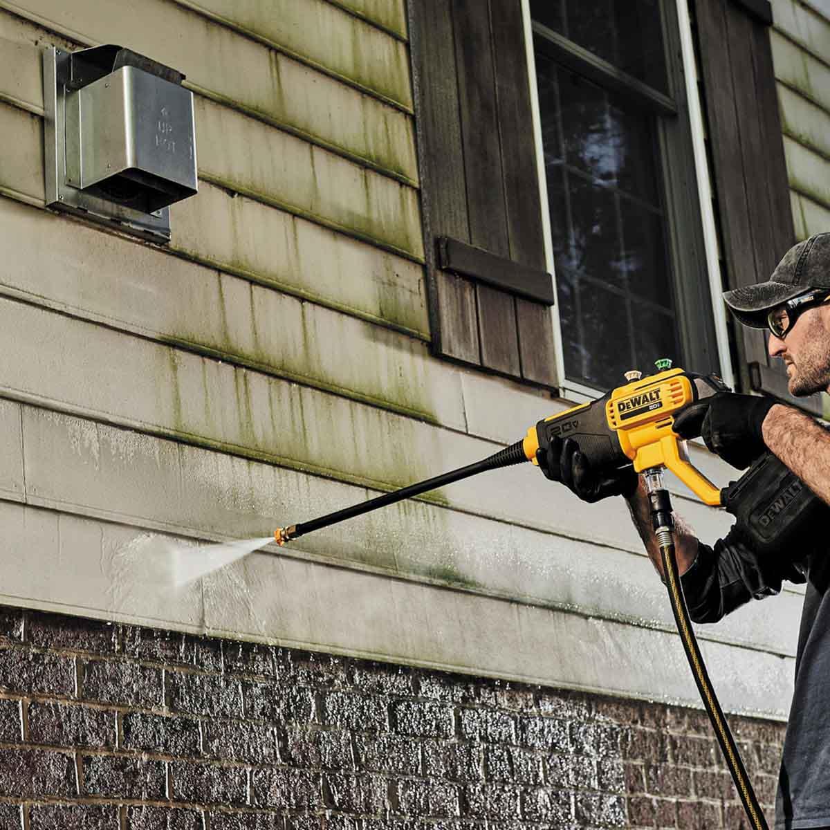 DEWALT 20V MAX 550 PSI Cordless Water Nozzle Power Cleaner DEWALT 20V MAX 550 PSI Cordless Water Nozzle Power Cleaner
